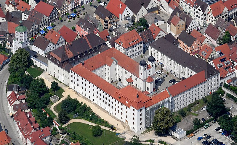 Aerial_image_of_the_Markgrafenschloss_Günzburg_(view_from_the_south)